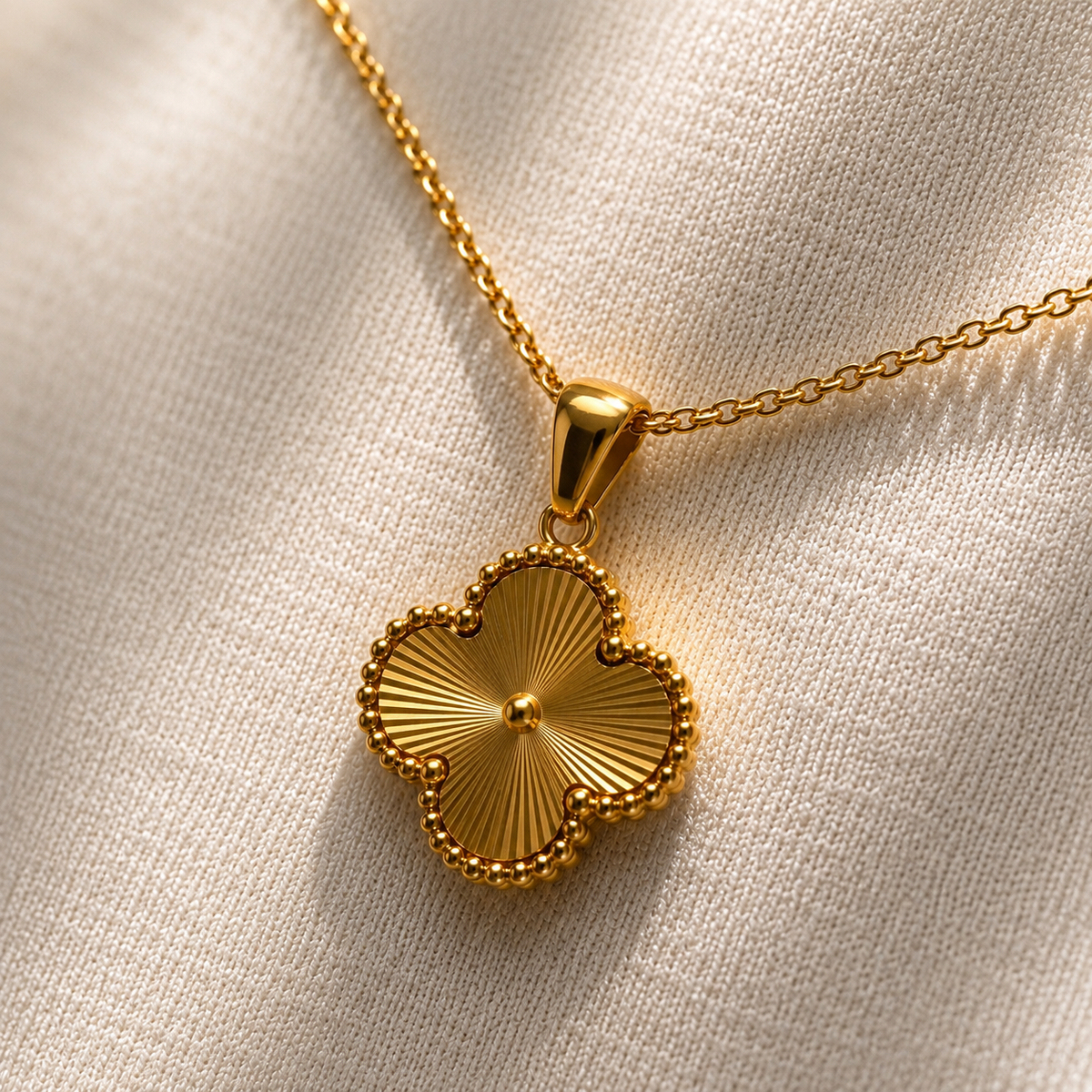 Avè Necklace